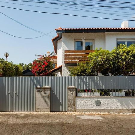 Traditional Villa In S Pedro , Estoril Alapraia Exterior photo